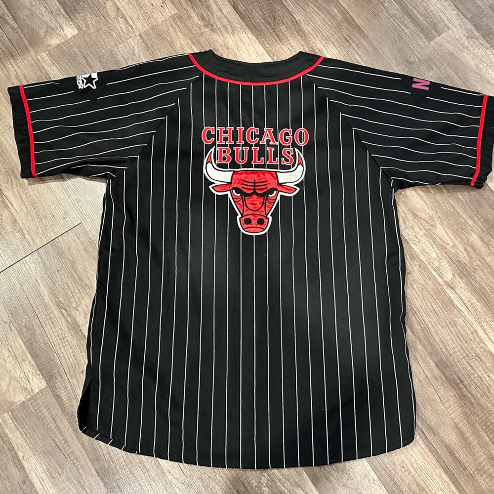 STARTER 90’s era Chicago Bulls Baseball jersey